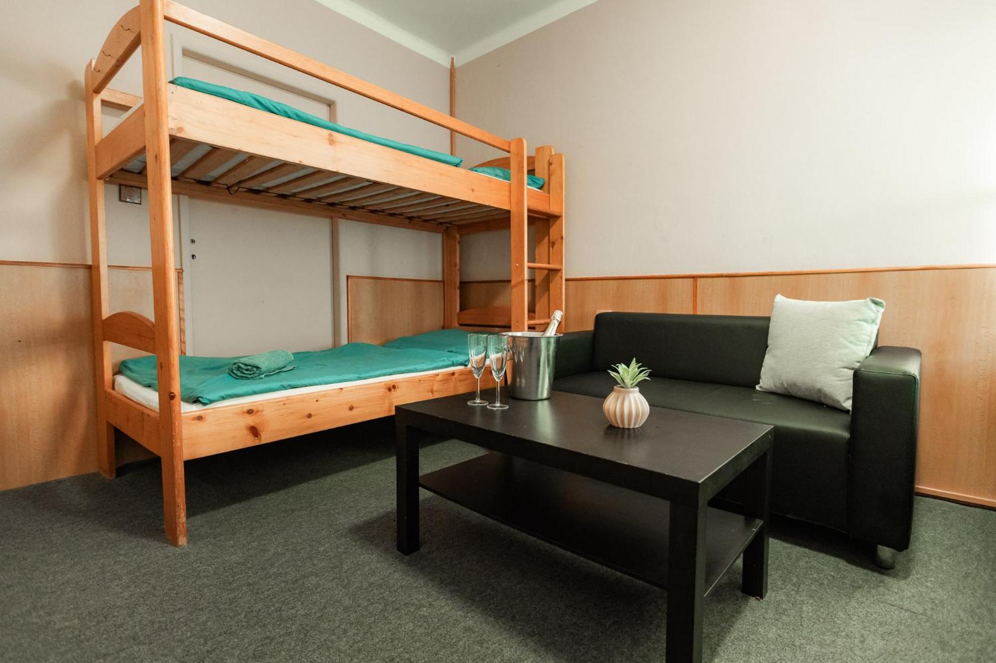 Hotel Rozkos Česká Skalice Habitación foto