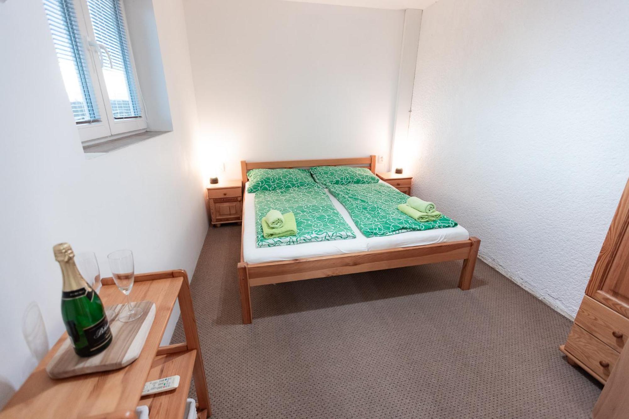 Hotel Rozkos Česká Skalice Habitación foto