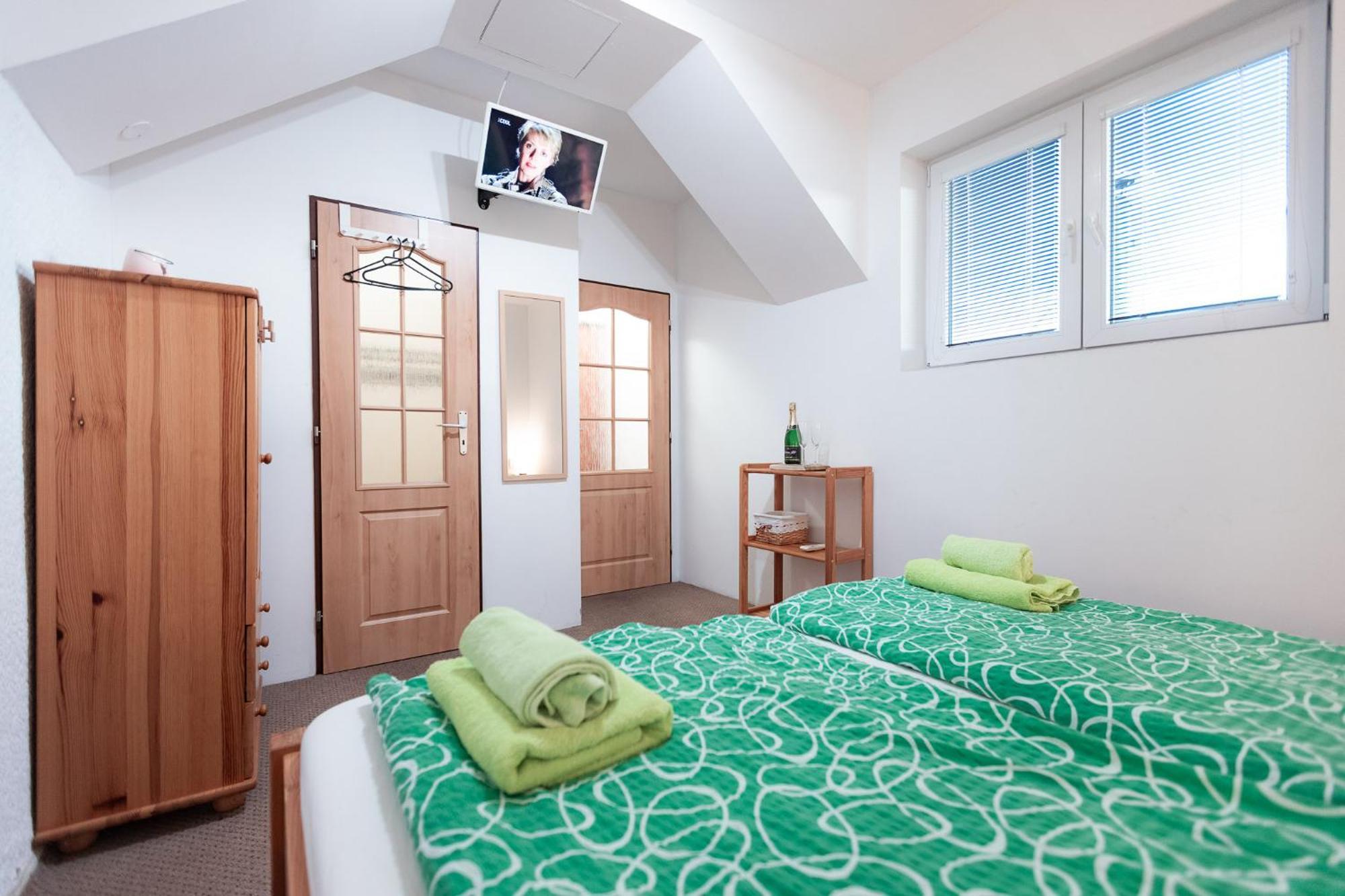 Hotel Rozkos Česká Skalice Habitación foto