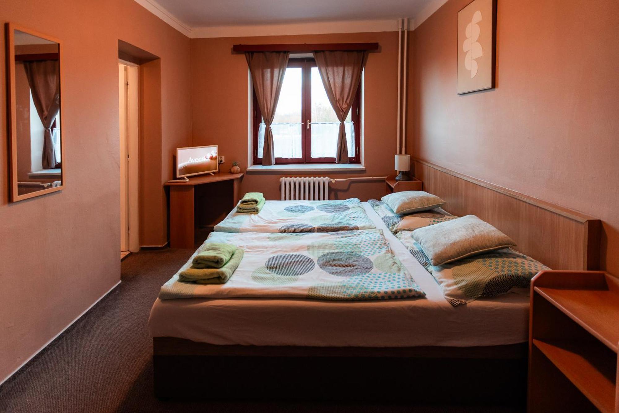 Hotel Rozkos Česká Skalice Habitación foto